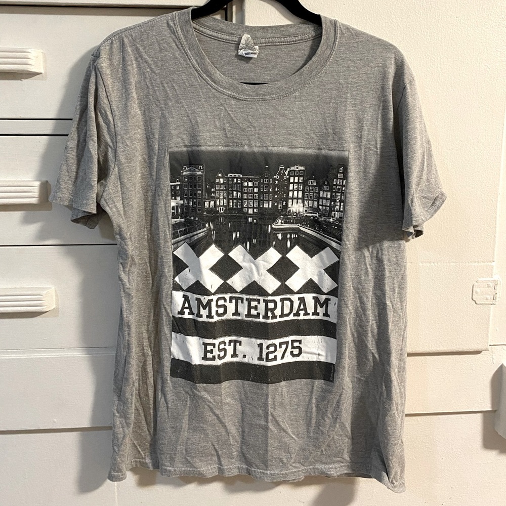 GIFT WITH BUNDLE! Amsterdam graphic tee